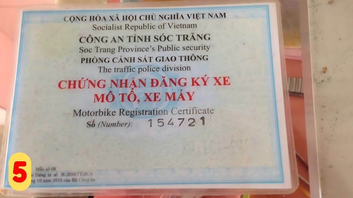 Bước 5: Nhận giấy tờ xe tại cơ quan đăng ký biển số Sóc Trăng