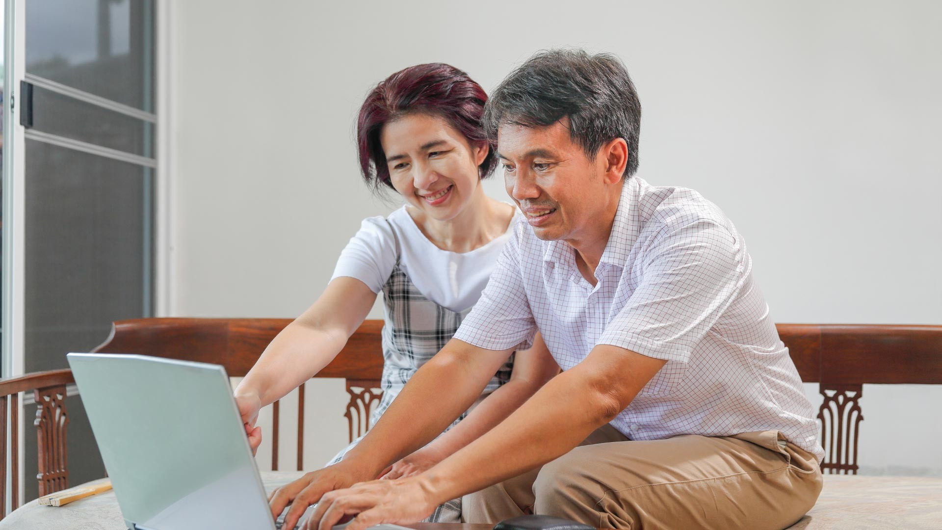 Nữ Mậu Thìn 1988 hợp hướng Bắc, Nam, Đông, Đông Nam