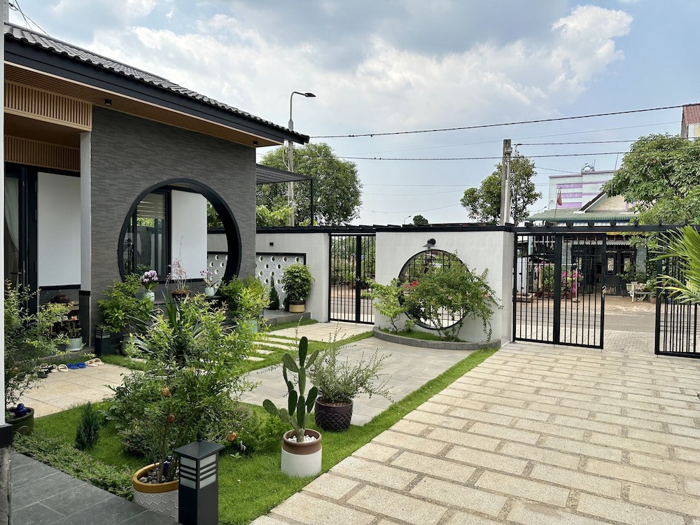 Thiết kế nhà theo phong cách sân vườn thu hút thêm tài lộc cho nhà